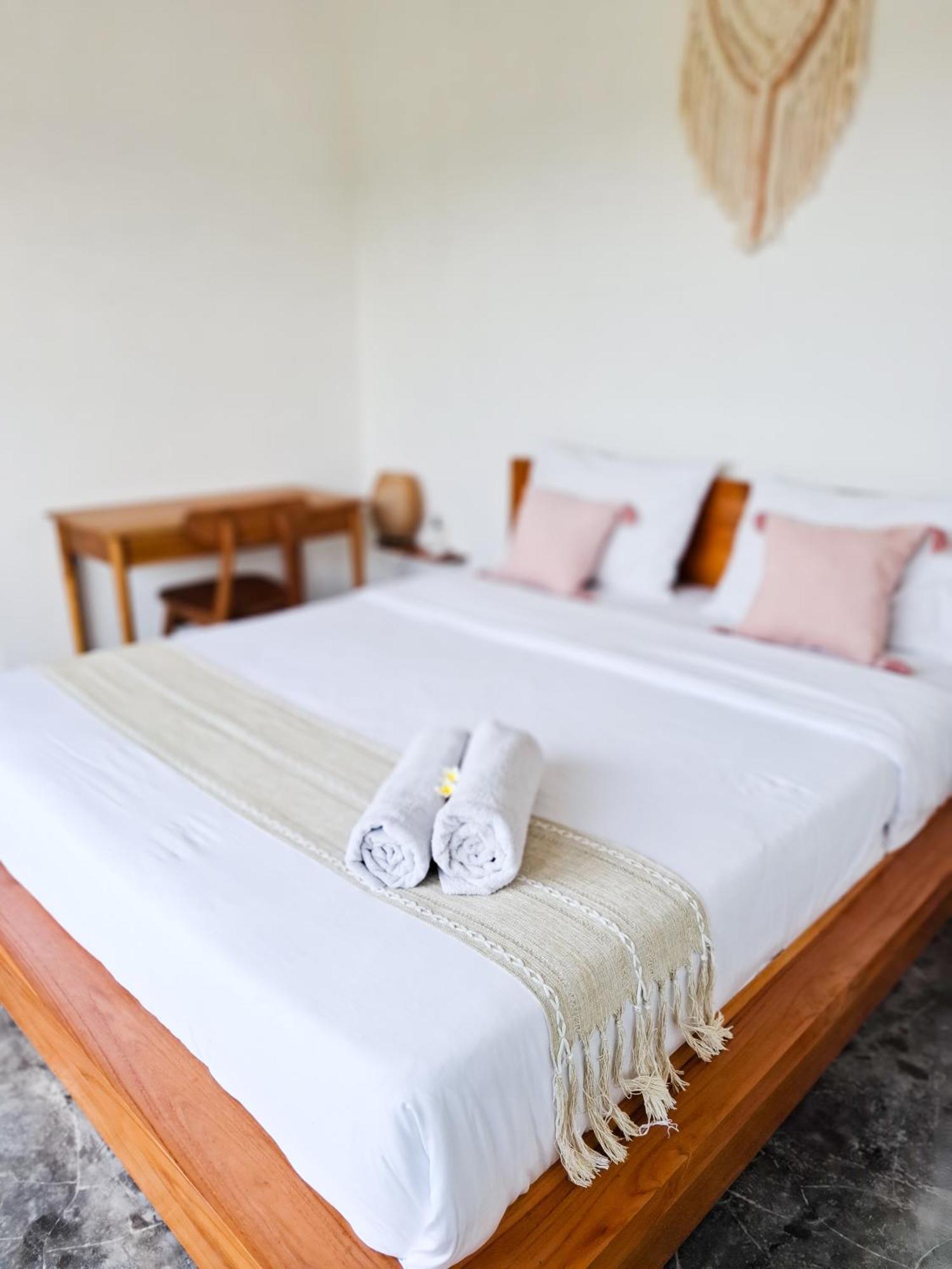 Turtle House Surf & Stay Airsatang Exterior foto